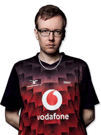 chrisJ gaming setup profile photo