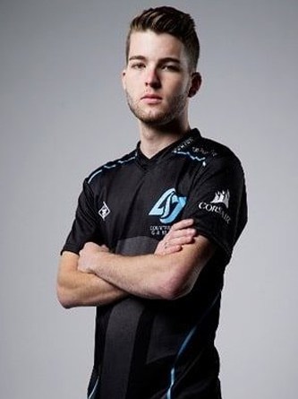 KP5ive gaming setup profile photo