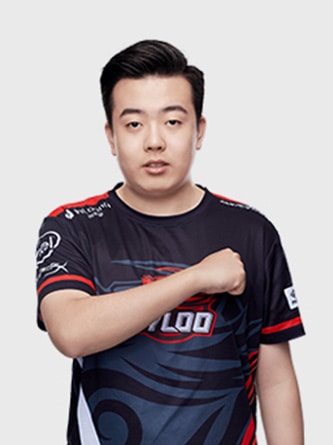 KRYSTAL gaming setup profile photo