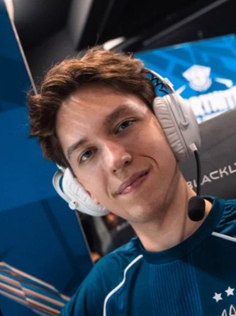 Malibuca gaming setup profile photo
