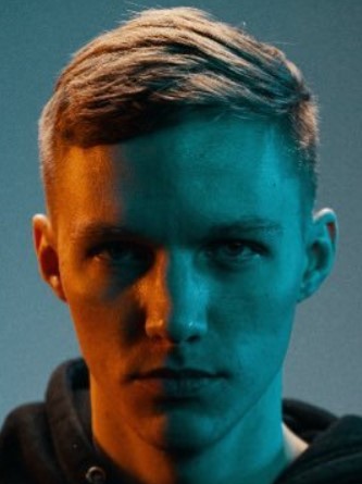 Skadoodle gaming setup profile photo