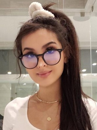 Sssniperwolf gaming setup profile photo