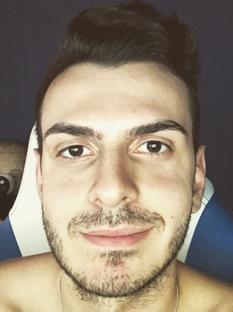 tarik gaming setup profile photo