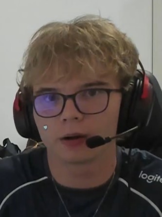 Vic0 gaming setup profile photo