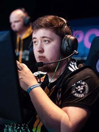 ZywOo gaming setup profile photo